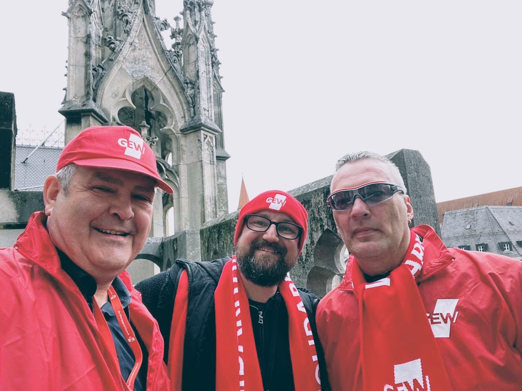 Florian Kohl mit Hilger Uhlenbrock und Mathias Sachs auf dem Münchner Rathaus